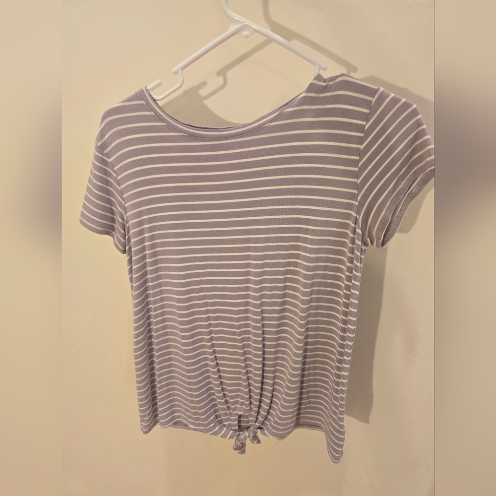 💜🤍girls light purle with white stripes t-shirt🤍💜